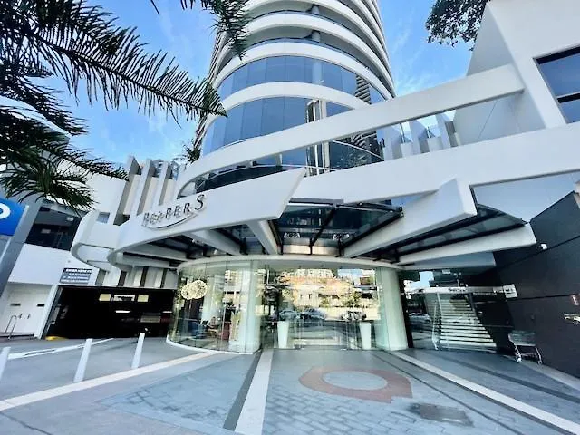 Oracle 2 1907 Apartment Gold Coast 0*,
