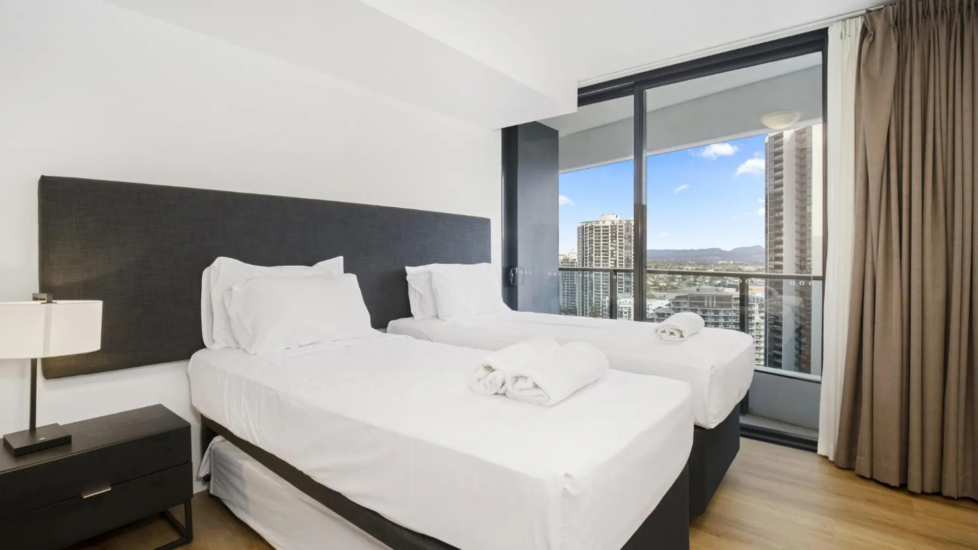 Oracle 2 1907 Apartment Gold Coast Australia