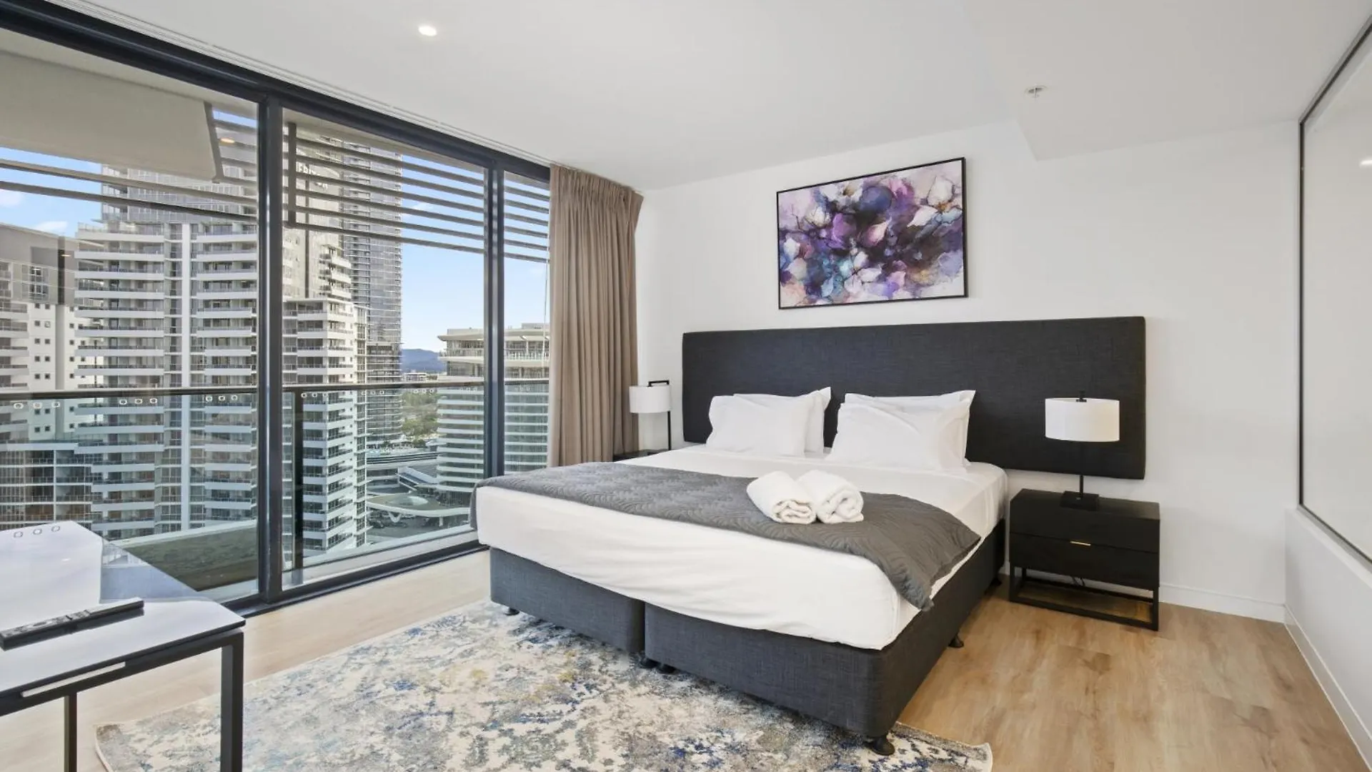 Oracle 2 1907 Apartment Gold Coast